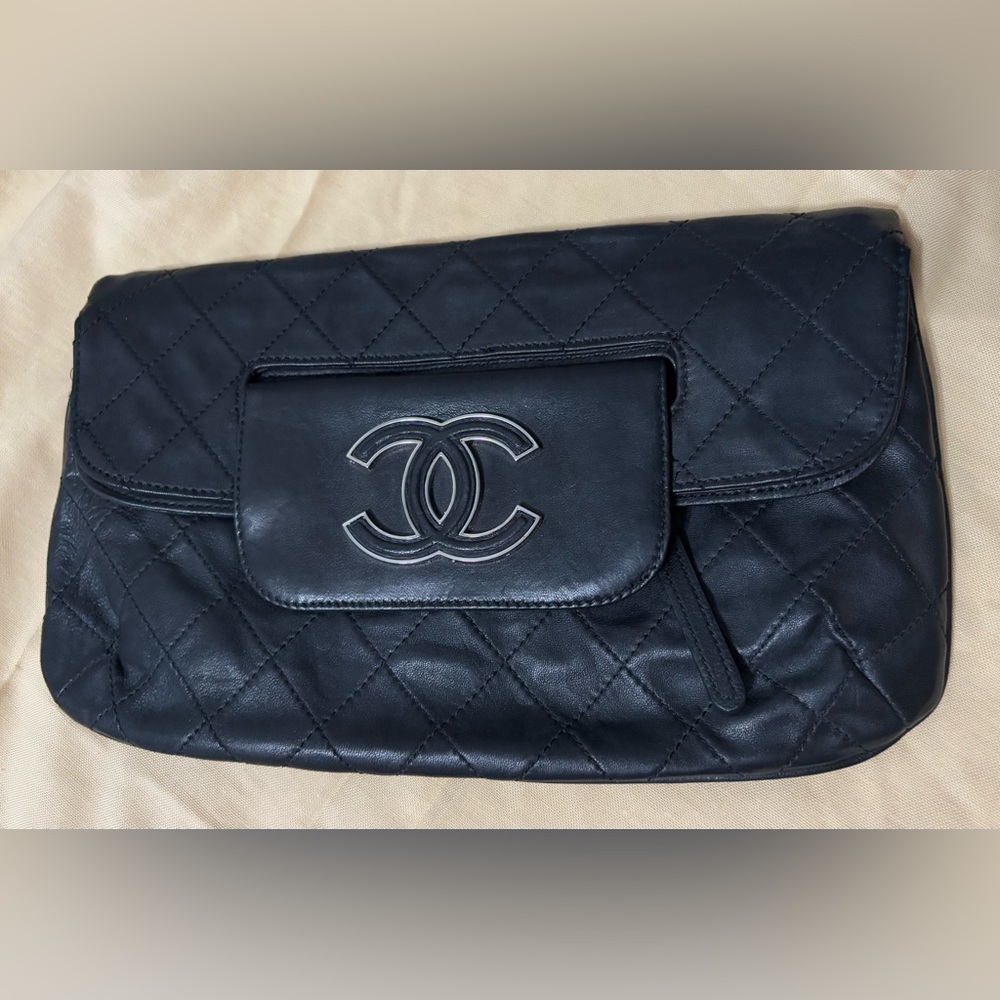 Chanel Hamptons Foldover Clutch Black Quilted Leather Handbag
